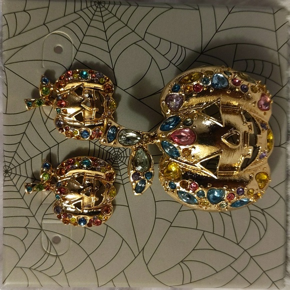 NWOT Gold Toned Pumpkin Brooch with Matching Earrings Both Metallic & Bejeweled - Picture 4 of 10